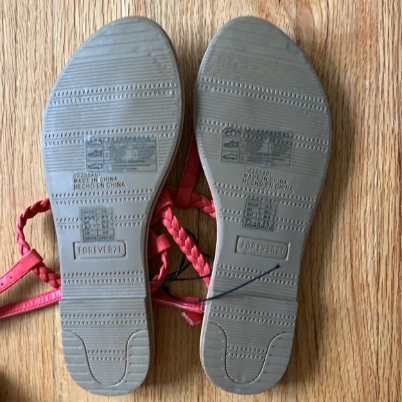 NWT Forever 21 Sandal - Picture 3 of 5